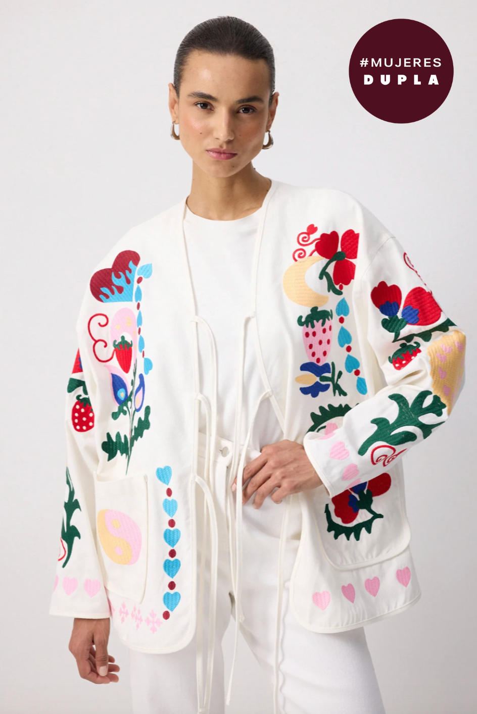 CHAQUETA DE GABARDINA BORDADA