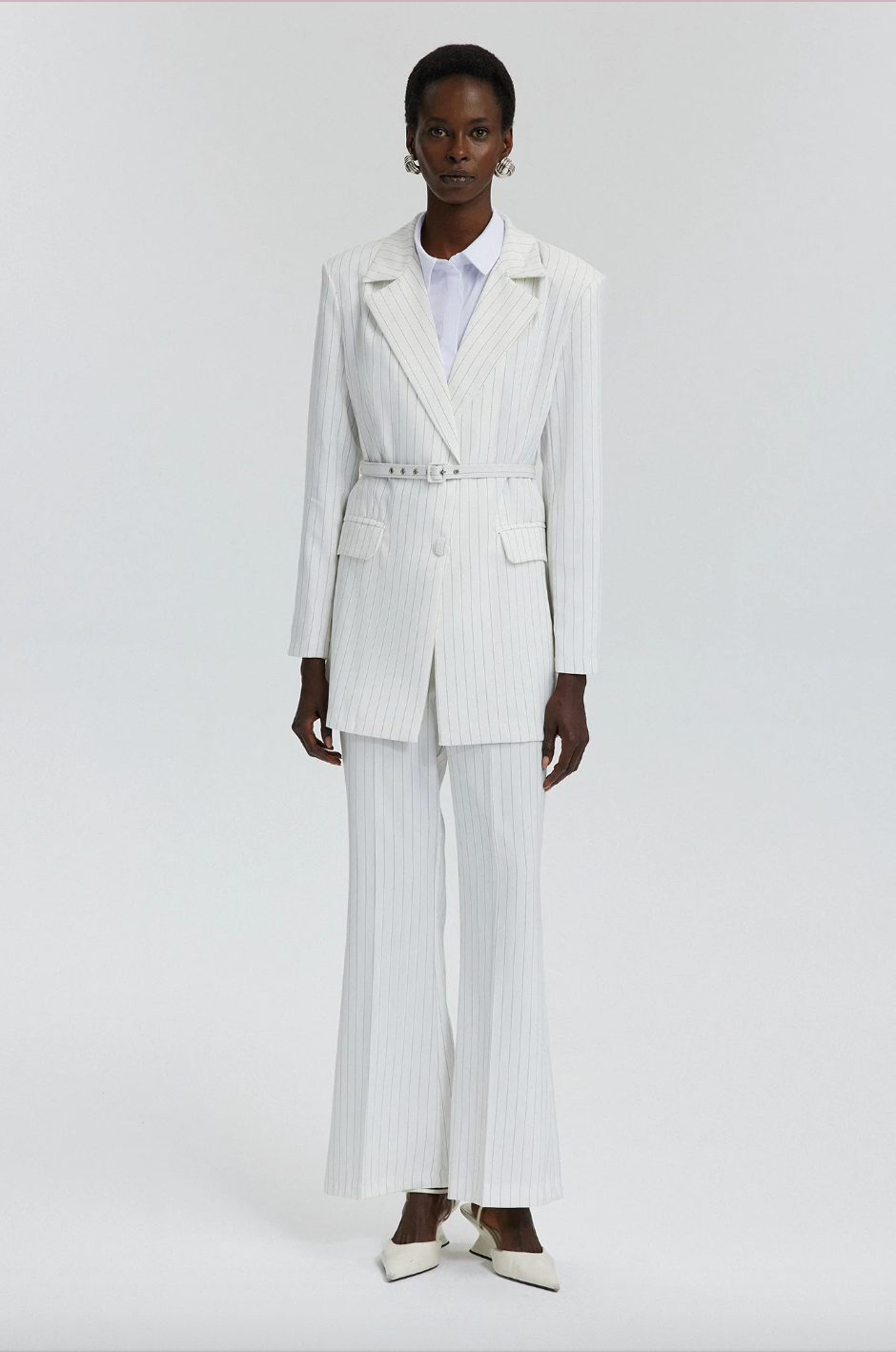 TRAJE RAYAS DETALLE CINTURÓN