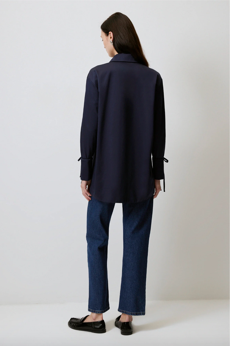 CAMISA CON DETALLE DE LAZADA