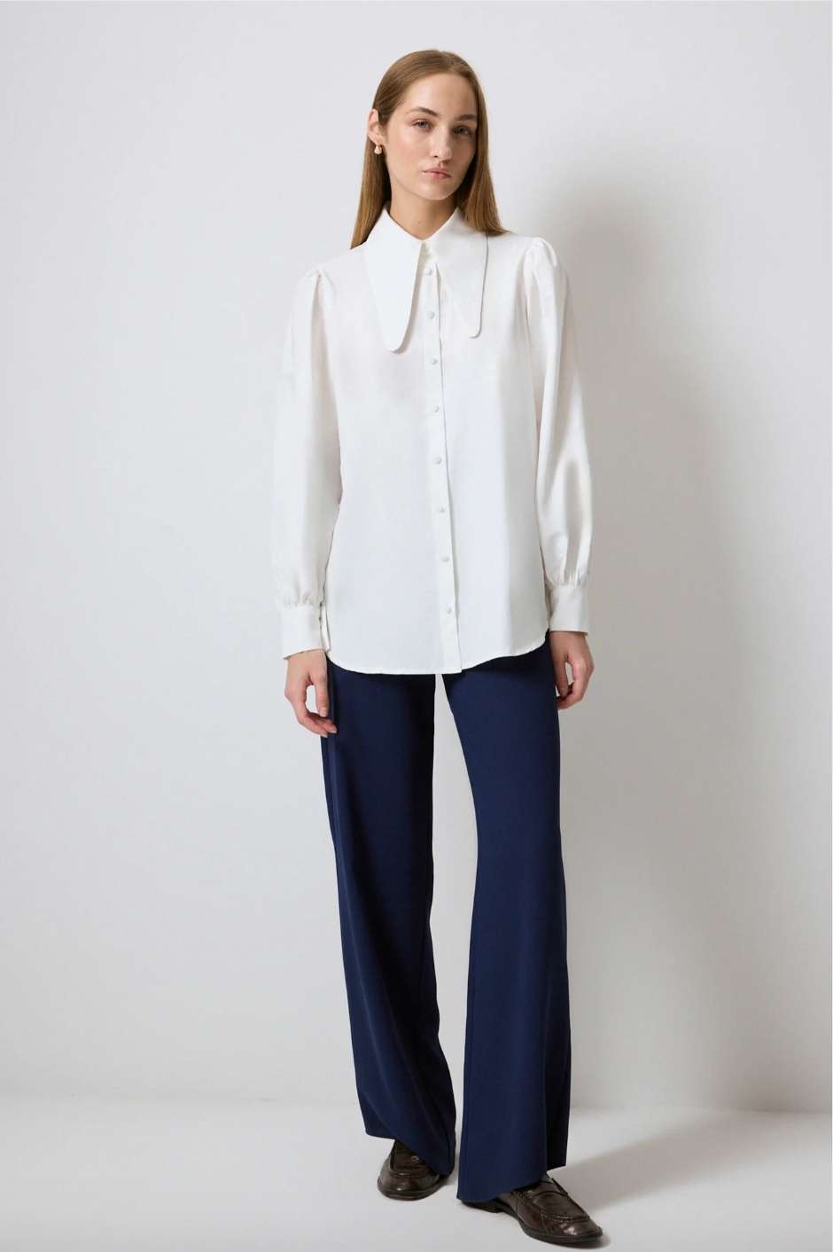 CAMISA DE ALGODÓN CON DETALLE DE CUELLO