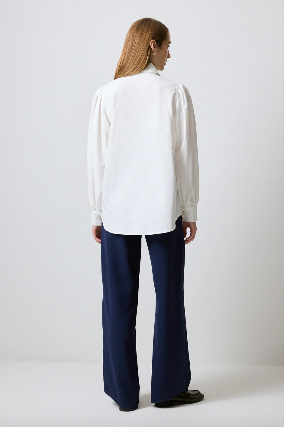 CAMISA DE ALGODÓN CON DETALLE DE CUELLO