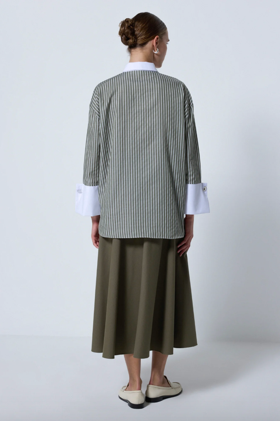 CAMISA DE RAYAS CON PUÑOS ANCHOS