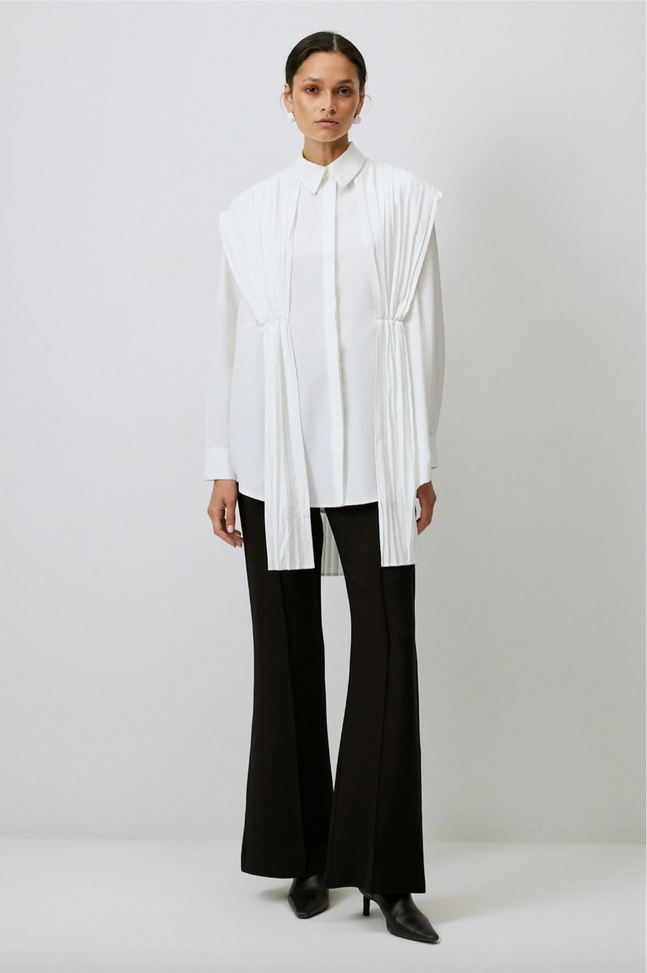 CAMISA CON DETALLES DE PLISADO