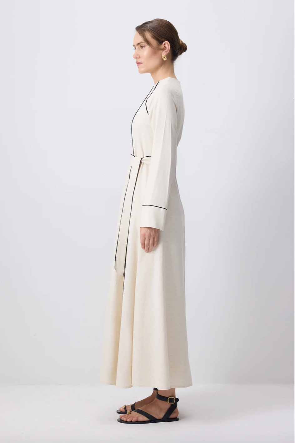 VESTIDO CON RIBOS EN CONTRASTE
