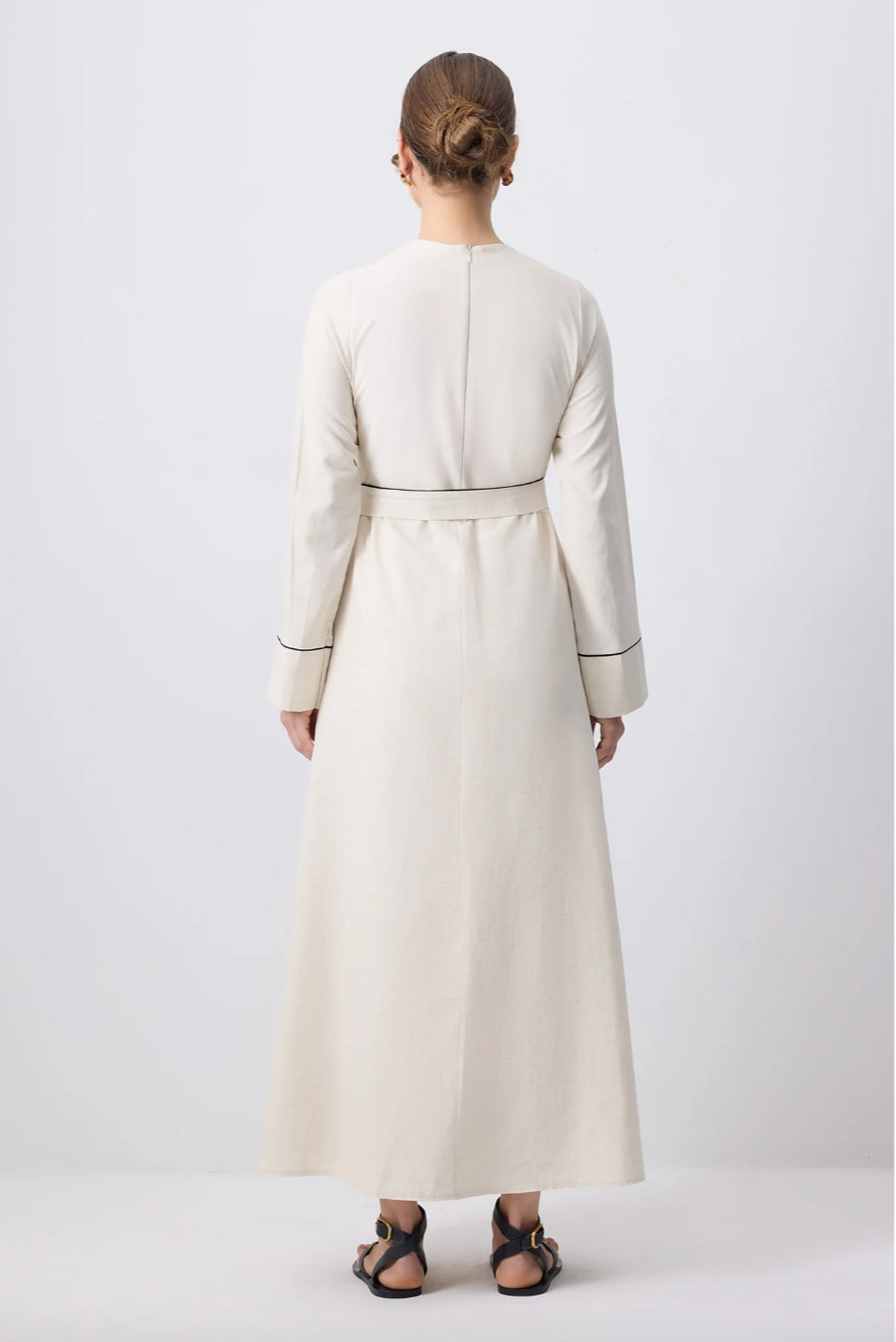 VESTIDO CON RIBOS EN CONTRASTE