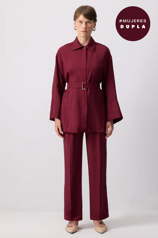 CONJUNTO DE PANTALÓN CON CUELLO DE CAMISA Y CINTURÓN