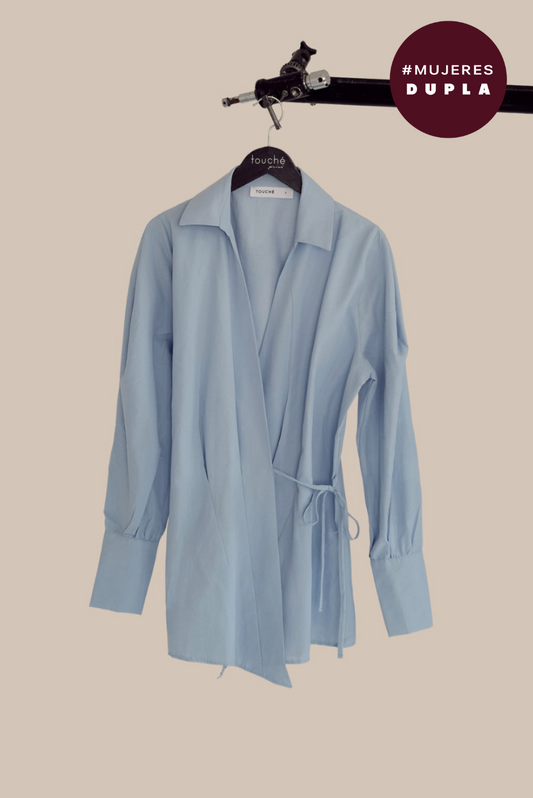 CAMISA DE POPELINA CON LAZO LATERAL
