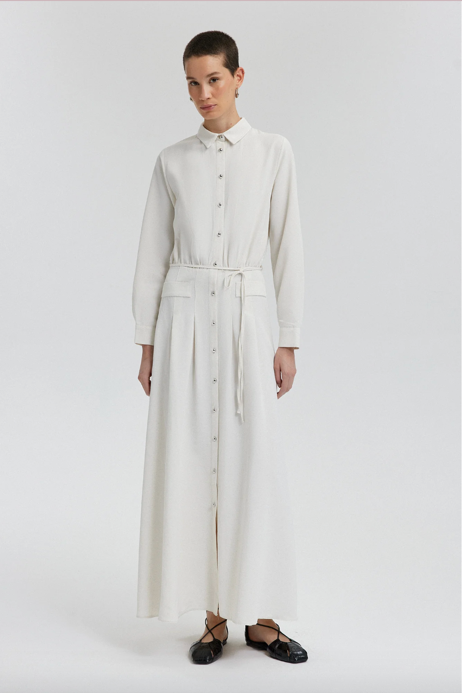 VESTIDO LINO PLISADO DETALLE BOTONES