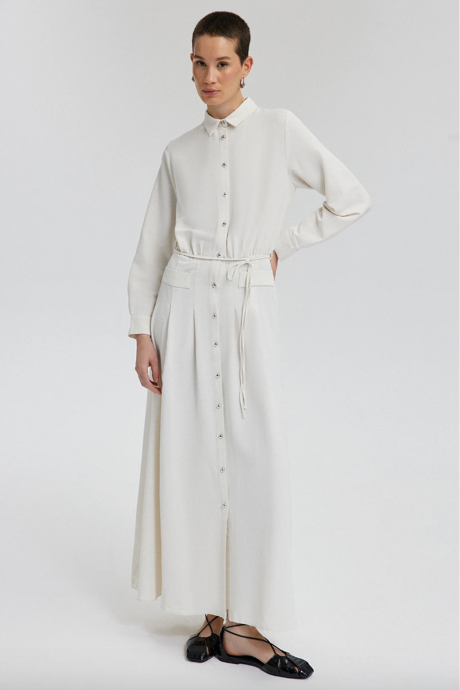 VESTIDO LINO PLISADO DETALLE BOTONES