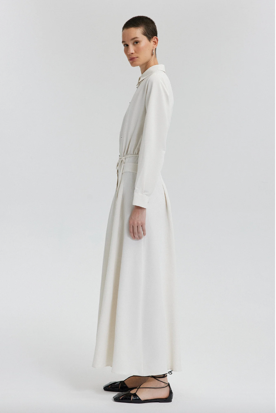 VESTIDO LINO PLISADO DETALLE BOTONES