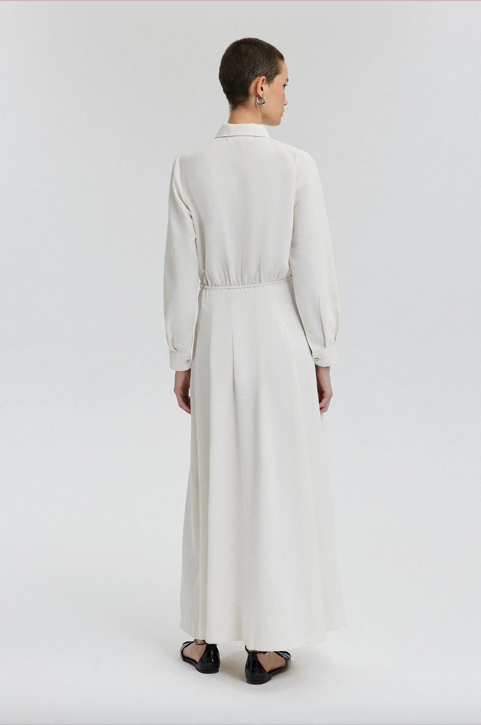 VESTIDO LINO PLISADO DETALLE BOTONES