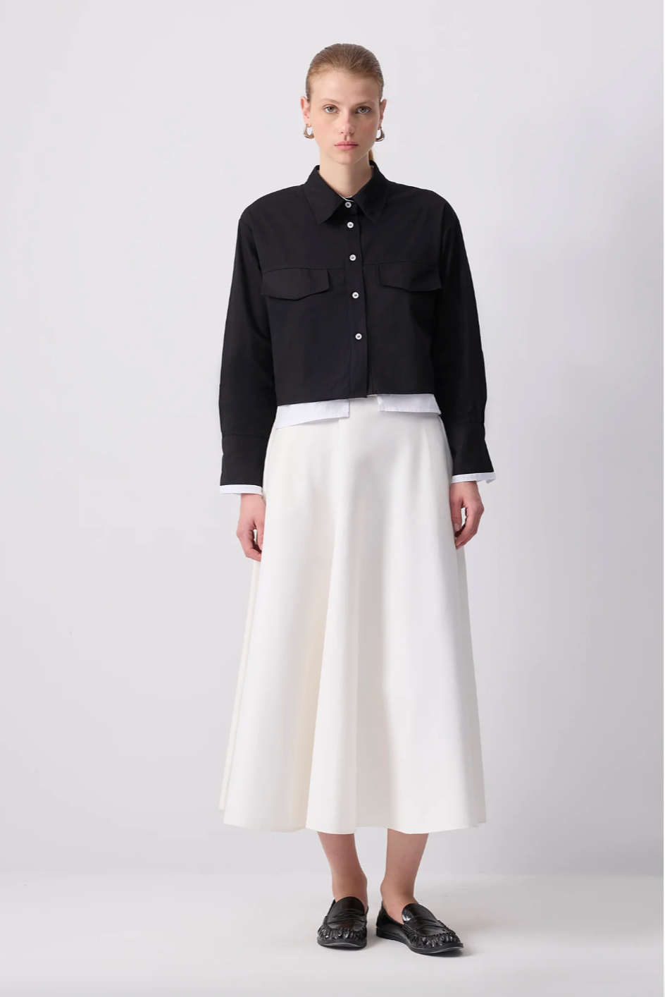 CAMISA NEGRA DETALLE DOBLE