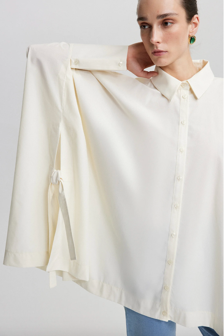 CAMISA OVERSIZE CON DETALLE DE CINTA