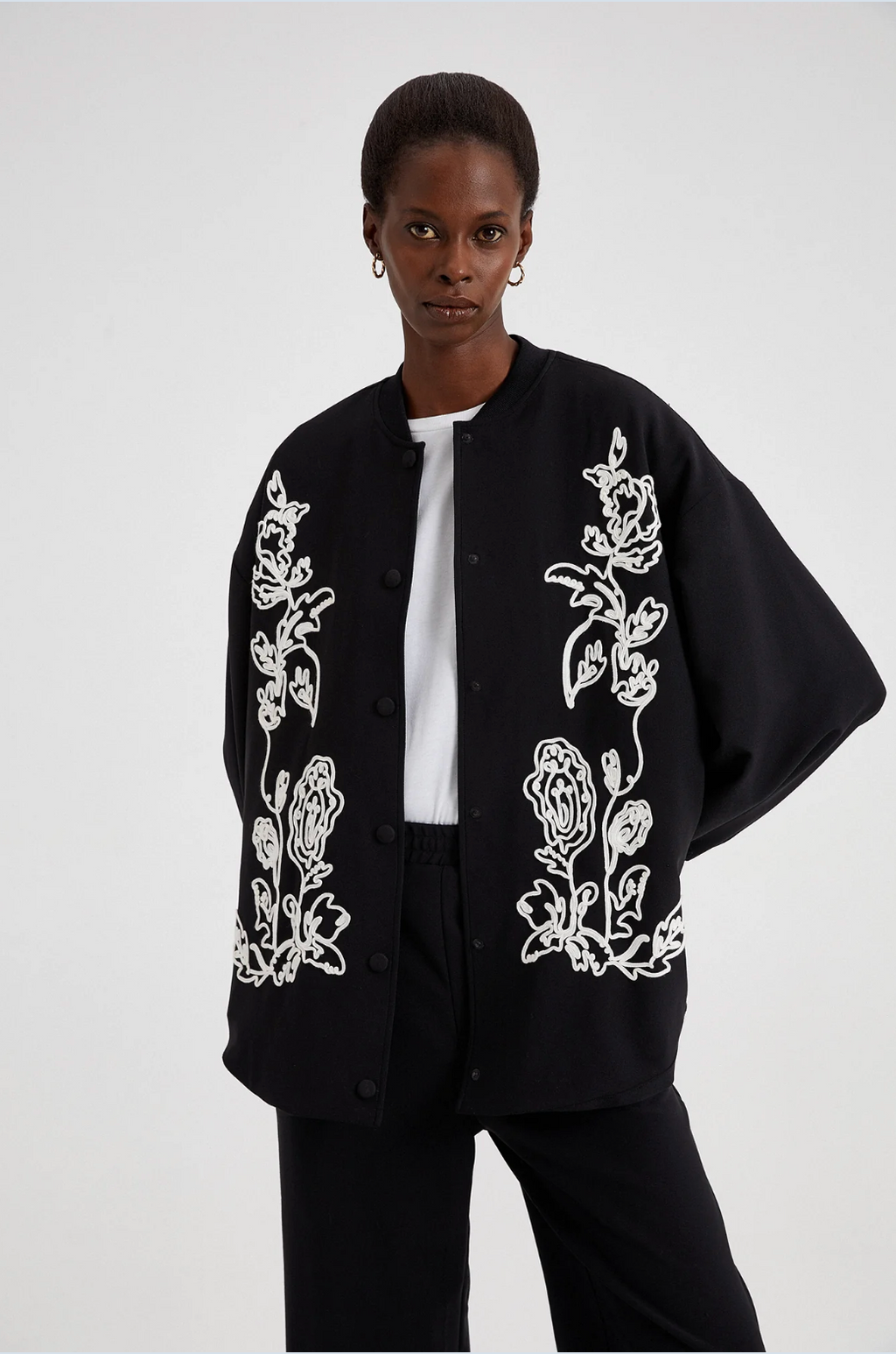 SOBRECAMISA TIPO BOMBER BORDADA