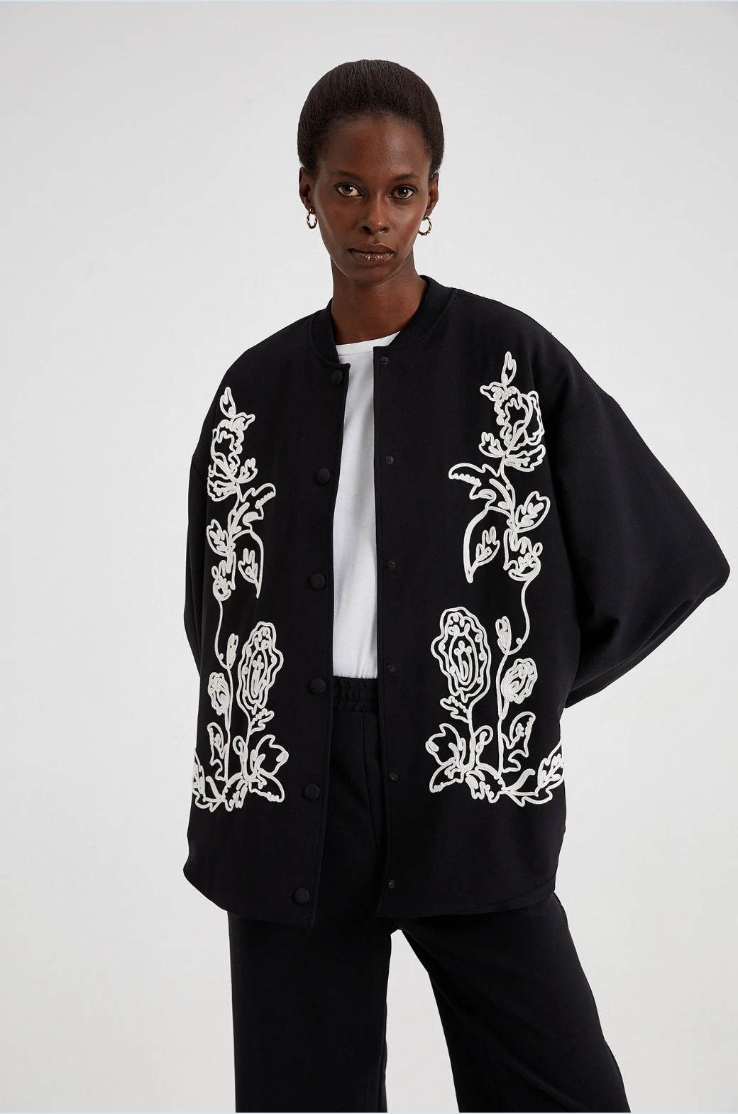 SOBRECAMISA TIPO BOMBER BORDADA
