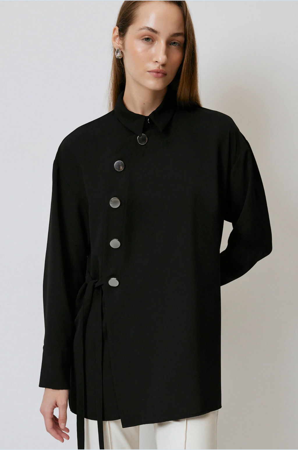 CAMISA ABOTONADA ASIMETRICA