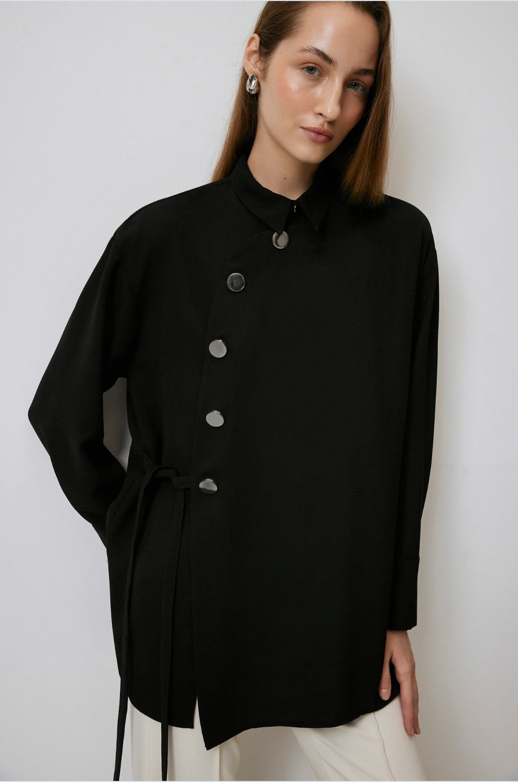 CAMISA ABOTONADA ASIMETRICA