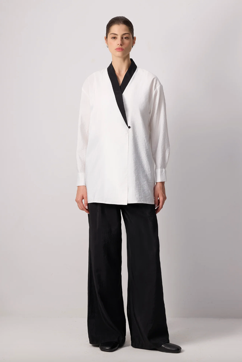 KIMONO BLANCO Y NEGRO