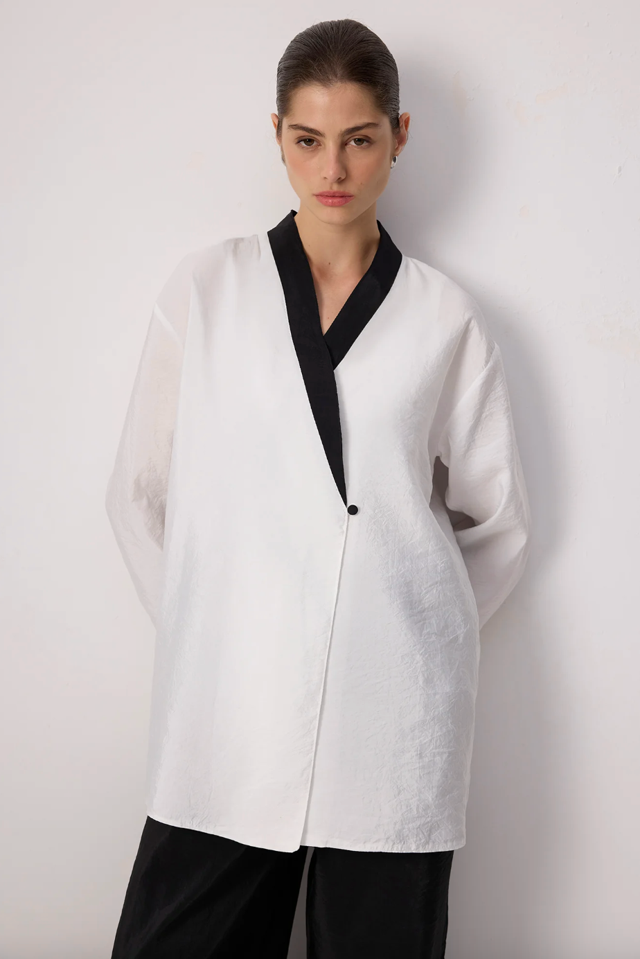 KIMONO BLANCO Y NEGRO