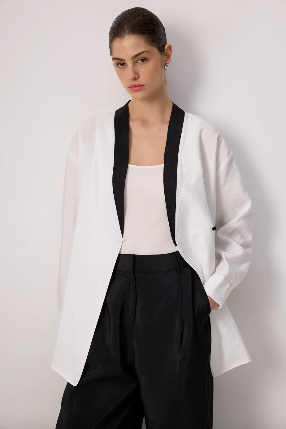 KIMONO BLANCO Y NEGRO