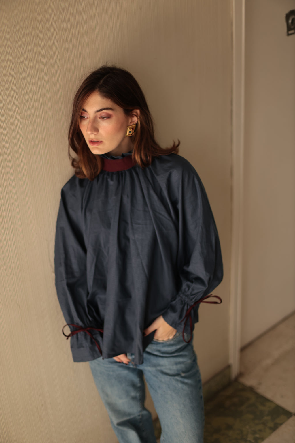 MILENA AZUL Y VINOTINTO