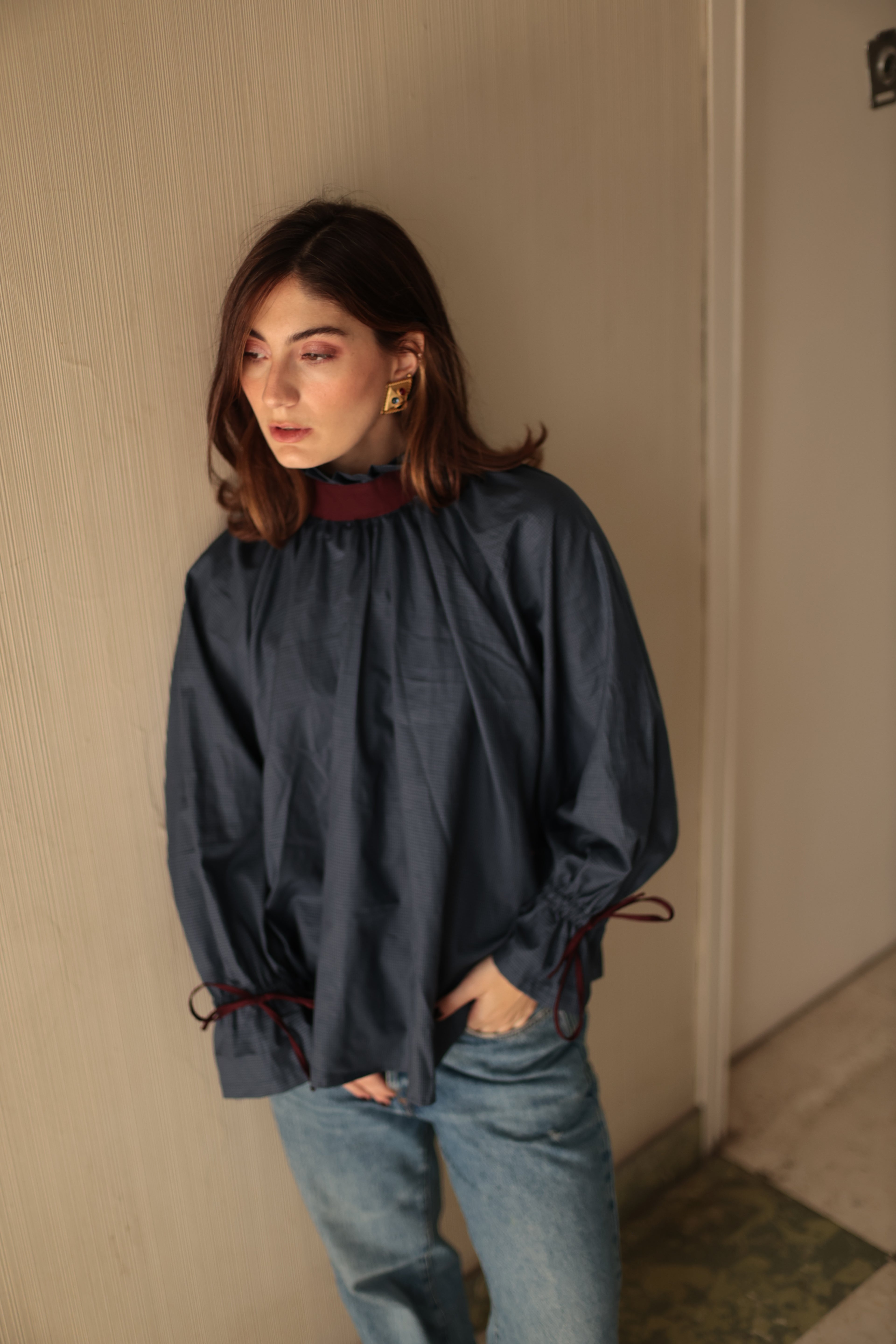 MILENA AZUL Y VINOTINTO