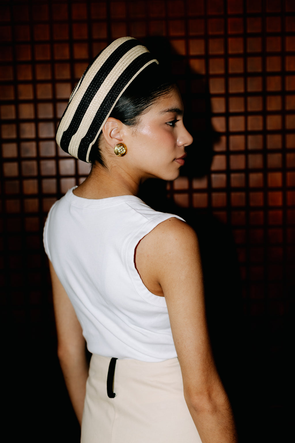 PILLBOX SEPIA RAYAS NEGRO