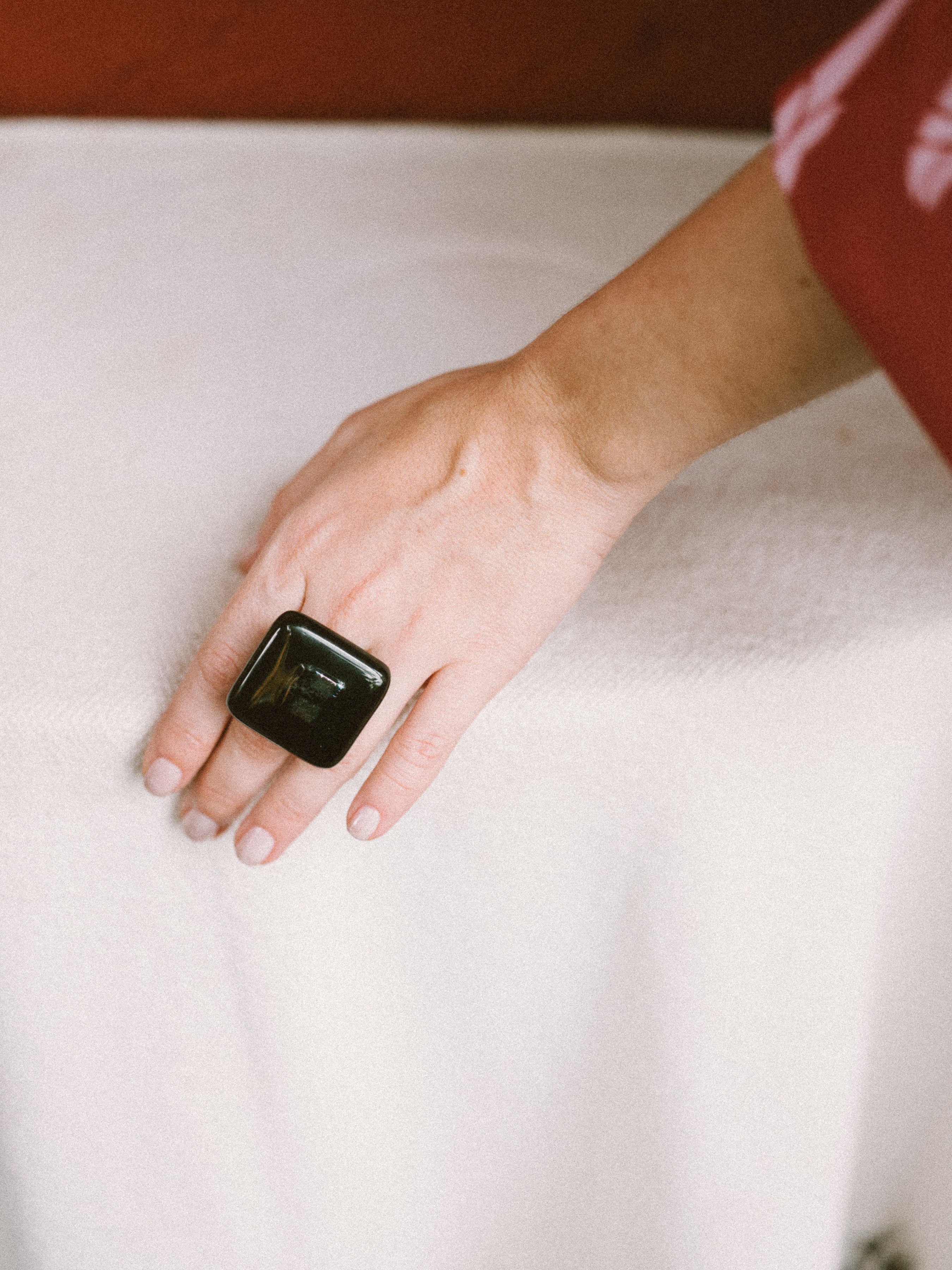 ANILLO "EL DESPERTAR" NEGRO PEQUEÑO